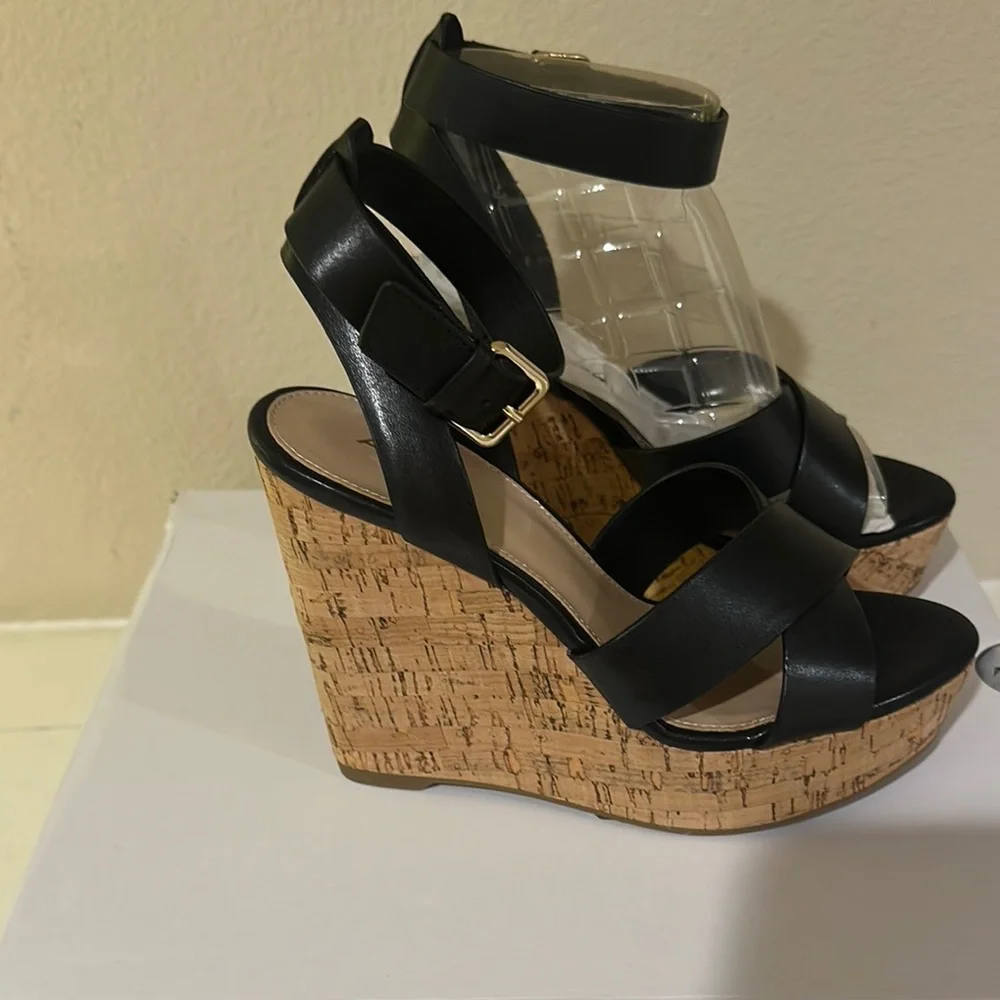 Aldo Black Platform Sandals Brand New - Picture 4 of 6